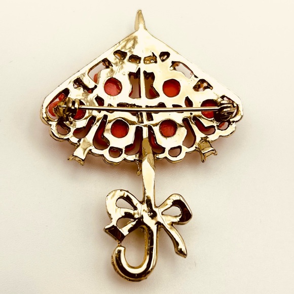 Vintage Retro MCM Gold Tone umbrella parasol with rose accents Brooch Pin - Picture 2 of 3